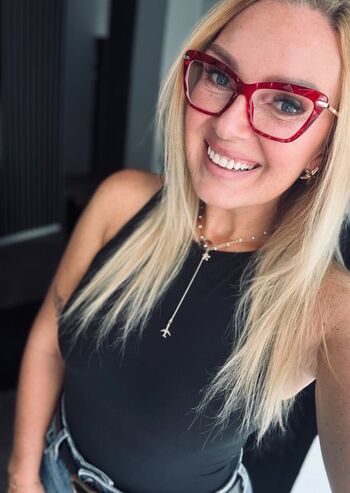 redglassesgirl83