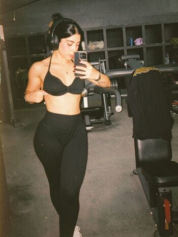 Full leaked Reenyfit private onlyfans photo