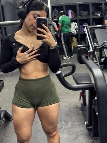 Full leaked Reenyfit private onlyfans photo