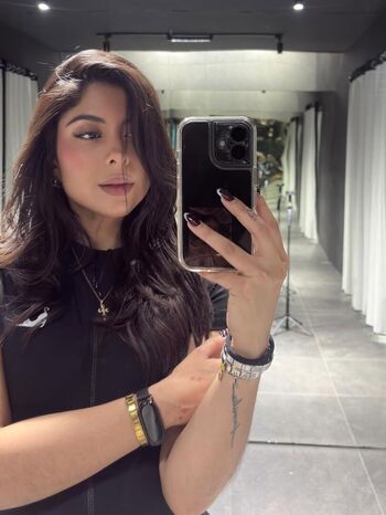 Full leaked Reenyfit private onlyfans photo