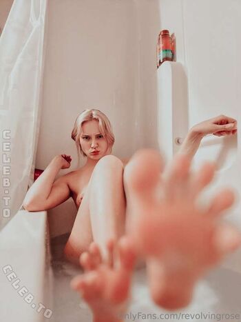 Full leaked Revolvingrose private onlyfans photo