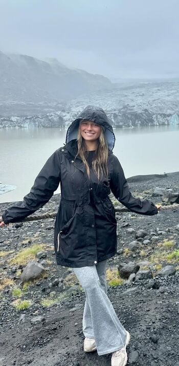 Full leaked Billhaders wife/ private onlyfans photo