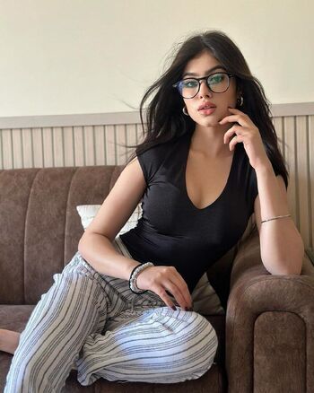 Full leaked Riva arora page private onlyfans photo