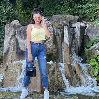 Full leaked Romanian girls private onlyfans photo