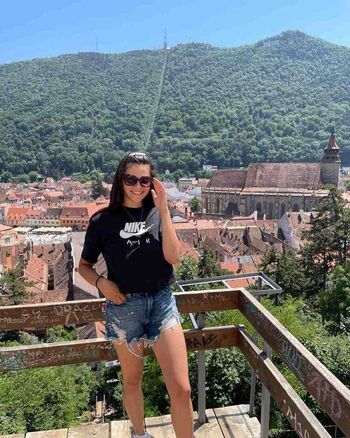 Full leaked Romanian girls private onlyfans photo