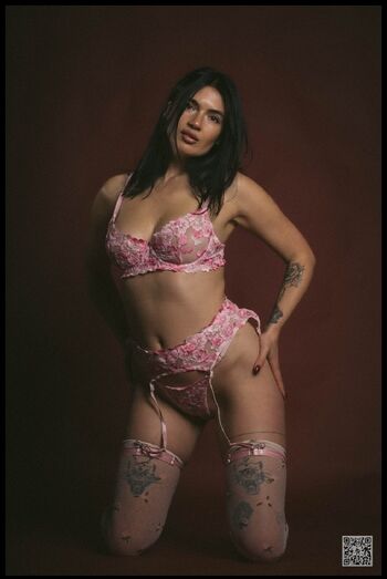 Full leaked Romanian girls private onlyfans photo