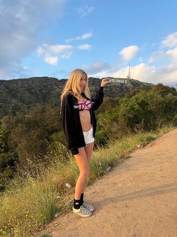 Full leaked Romy mars private onlyfans photo