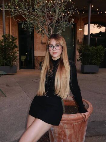 Full leaked Roro private onlyfans photo