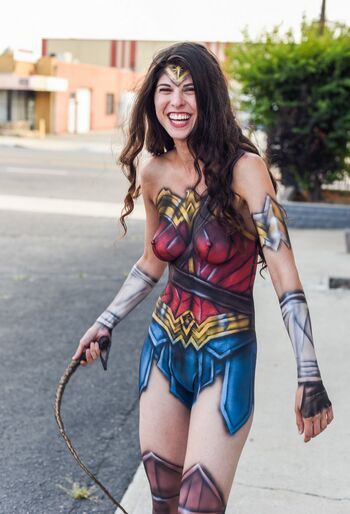 Roustan Body Painting