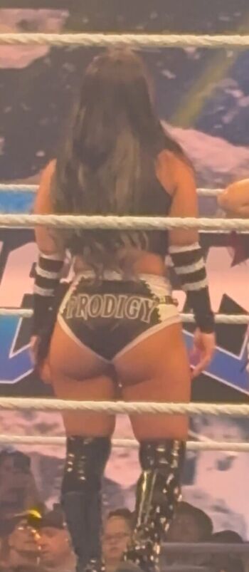 Roxanne Perez/Rok-C - WWE NXT