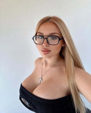 Full leaked Rubiakat page private onlyfans photo