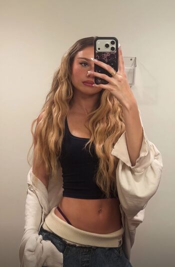 Full leaked Ruby rose turner private onlyfans photo