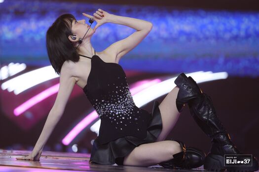 Sakura Miyawaki 宮脇 咲良