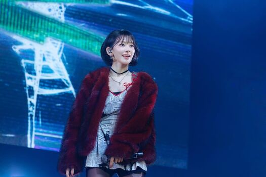 Sakura Miyawaki 宮脇 咲良