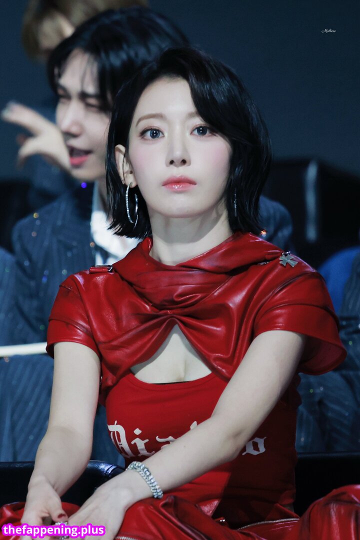 Sakura Miyawaki 宮脇 咲良