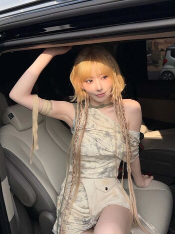 Sakura Miyawaki 宮脇 咲良