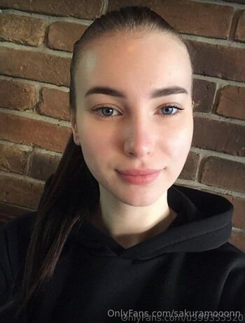 sakuramooonn