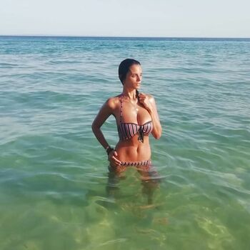 Full leaked Sara santos private onlyfans photo