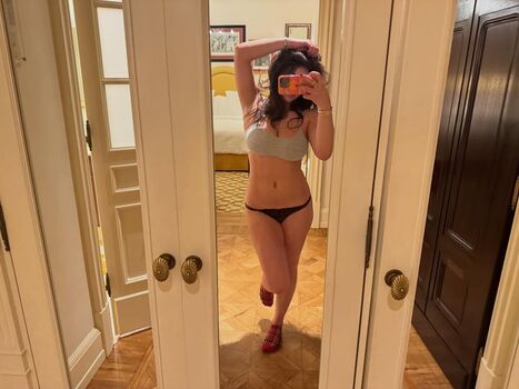 Sarabella Harris - sarabellaharriss - sexiisariii777