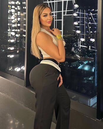 Full leaked Saracuty saritouta private onlyfans photo