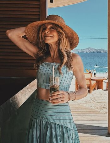 Full leaked Sarah chalke private onlyfans photo