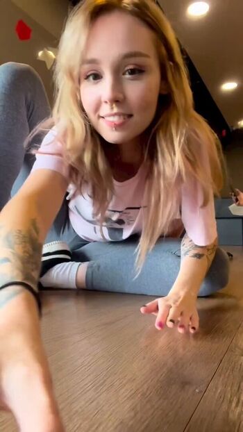 Full leaked Shirahama miu/ private onlyfans photo