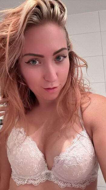 Full leaked Satiellacosplay private onlyfans photo