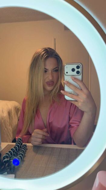 Full leaked Scarlet aviram private onlyfans photo