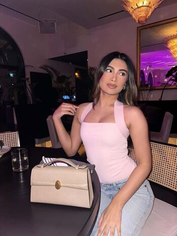 Shabreen Meerasafeer