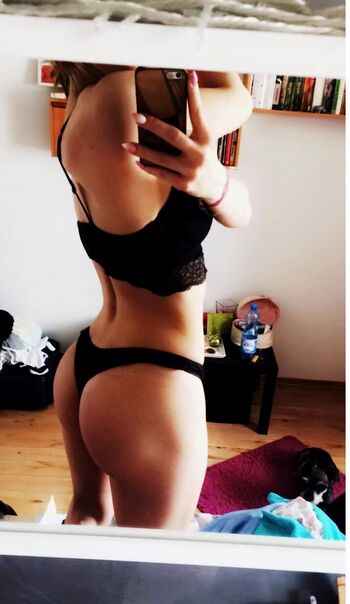 Full leaked Show your girlfriend page private onlyfans photo