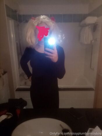 sissyplumbumtoyboy