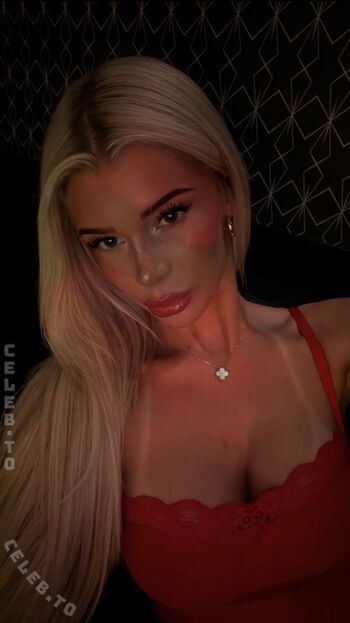 Full leaked Sophie charlott private onlyfans photo