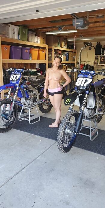 Full leaked Spookyrunnergirl private onlyfans photo