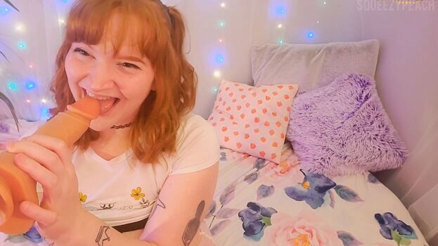 squeezypeach