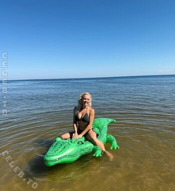 Full leaked Steffi landerer private onlyfans photo