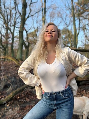 Full leaked Steffi landerer private onlyfans photo