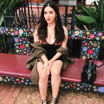 Full leaked Stylinbyaylin private onlyfans photo
