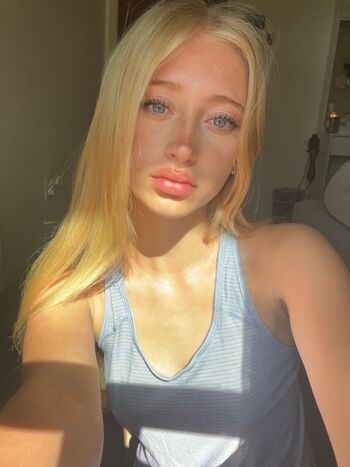 Full leaked Swedish girls private onlyfans photo