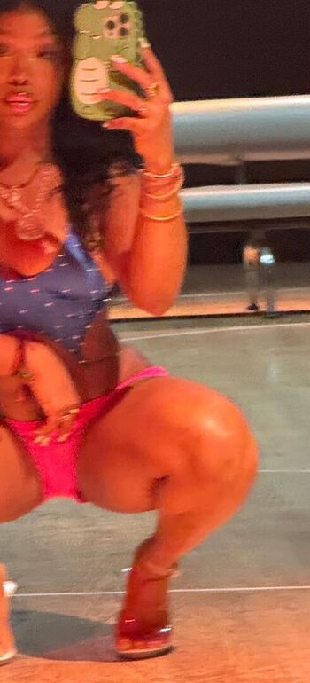 Full leaked Lolaunlimited/ private onlyfans photo