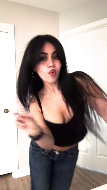 Full leaked Tara yummy private onlyfans photo