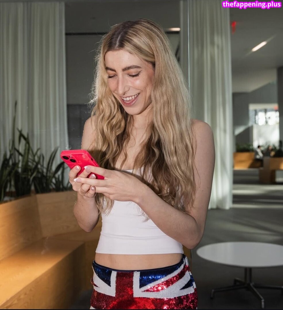 Tessa Belle Comedian