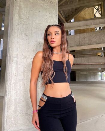 The Victoria's Secret Shine/Sparkle Strap Bra, Thong, and Lingerie Thread!