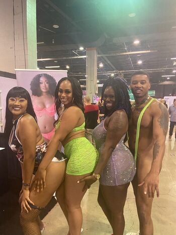 Full leaked Theeblackasian private onlyfans photo