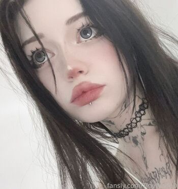 Full leaked Tinywaifu waifumiyu private onlyfans photo