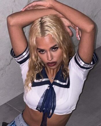Tommy Genesis