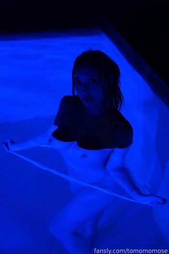 桃瀬とも Tomo Momose