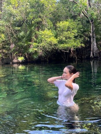 Full leaked Tutyzulu page private onlyfans photo