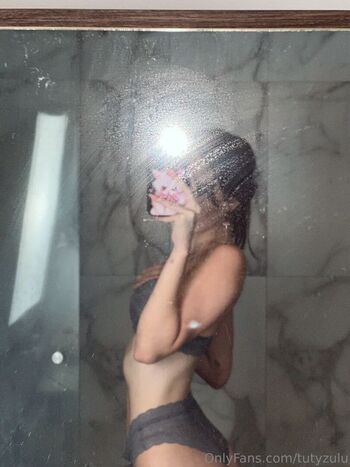 Full leaked Tutyzulu page private onlyfans photo