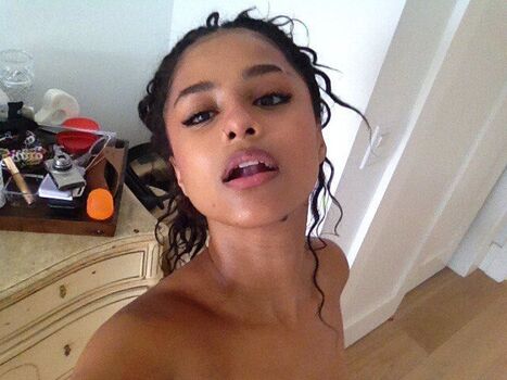 Full leaked Jadelou/ private onlyfans photo