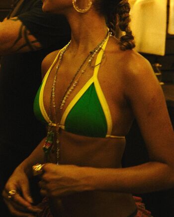 Full leaked Queendreaa/ private onlyfans photo